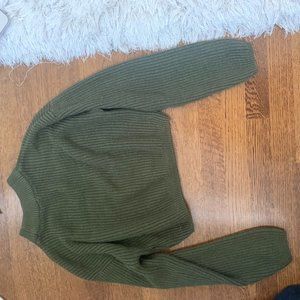 Green cable knit cropped sweater